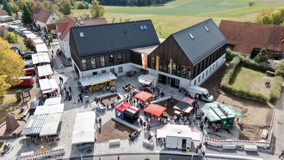Der Dorfmarkt am 03.10.2026 aus der Vogelperspektive